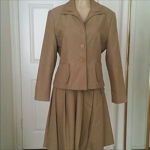 Larry Levine Vintage skirt suit size 16 tan